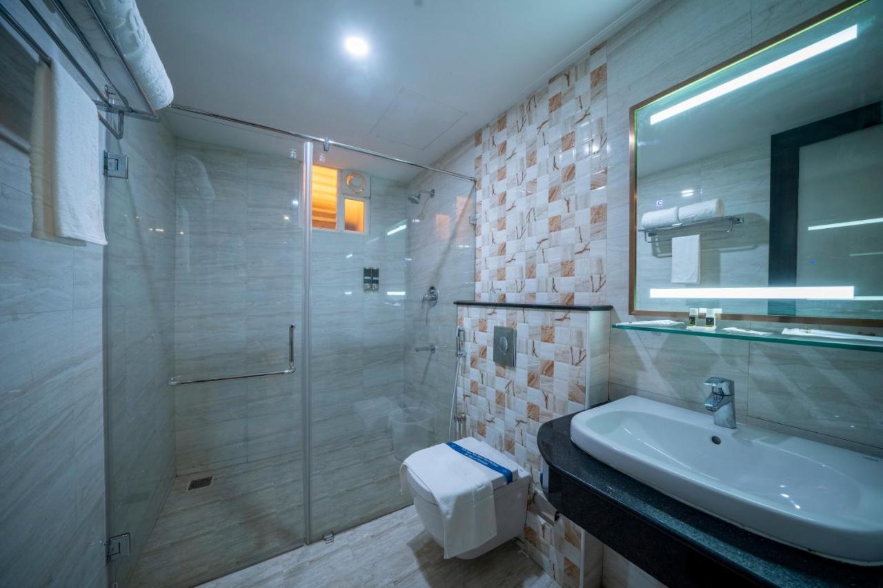 Cr Grande Hotel Madurai Buitenkant foto