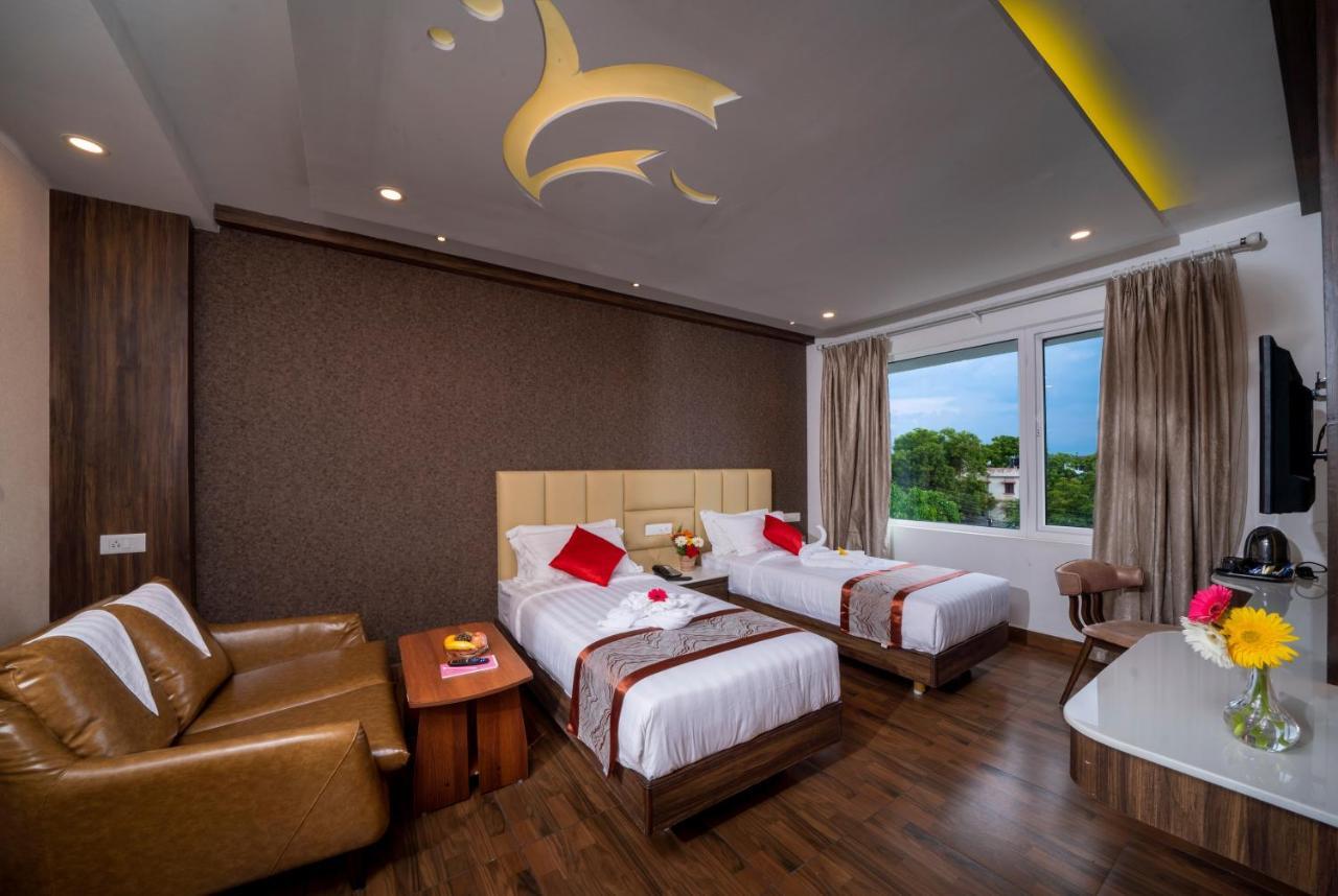 Cr Grande Hotel Madurai Buitenkant foto